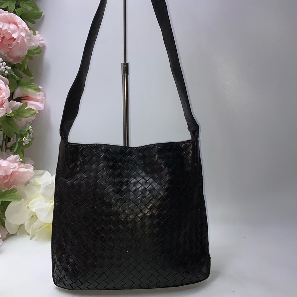 AUTHENTIC Bottega Veneta Leather Weave Shoulder Bag Brown Medium